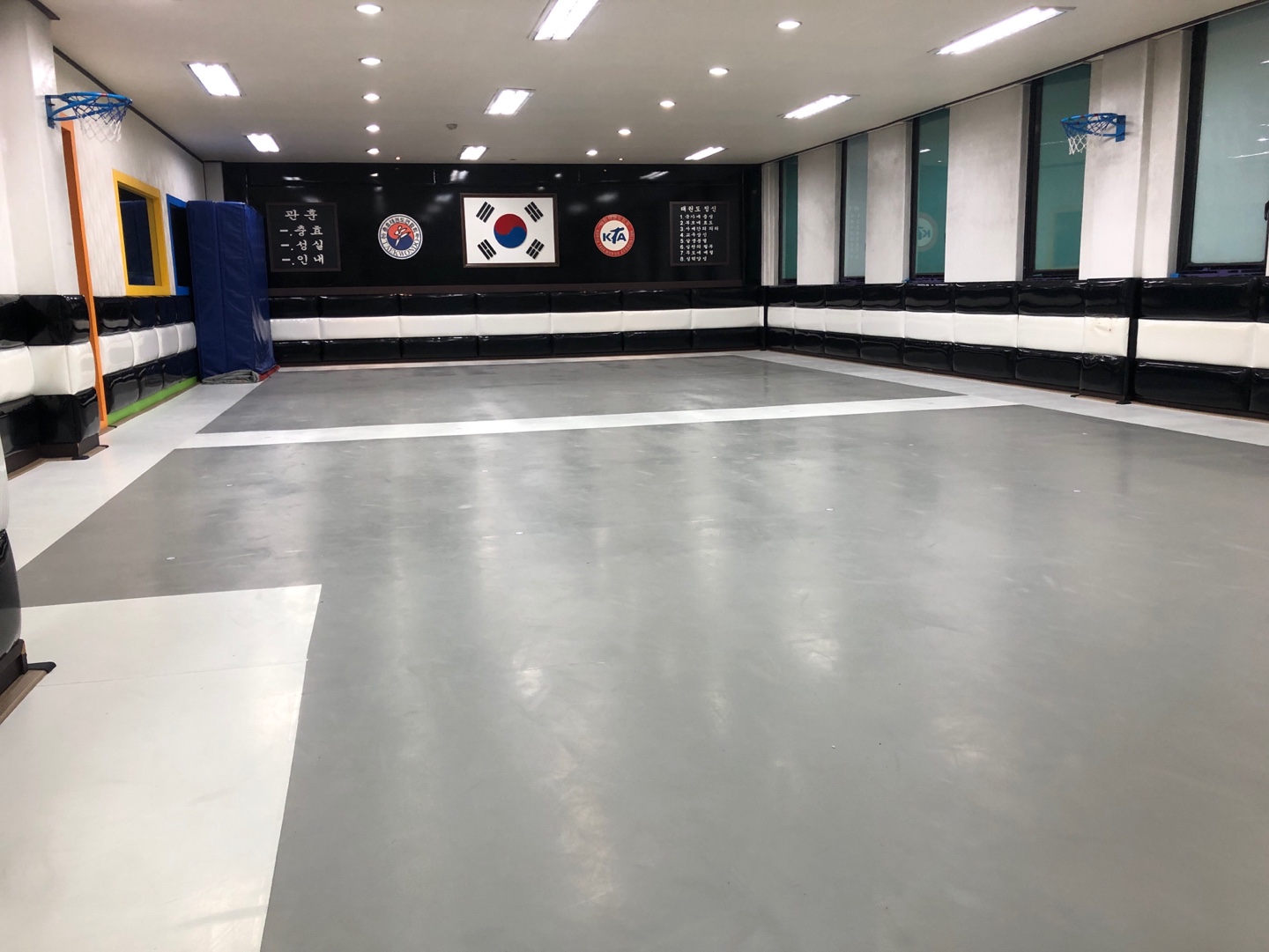충효 태권도 아카데미