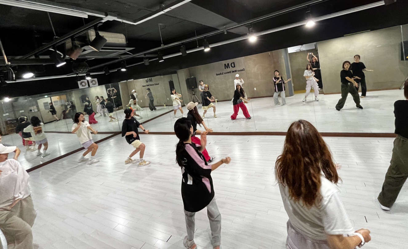디엠댄스