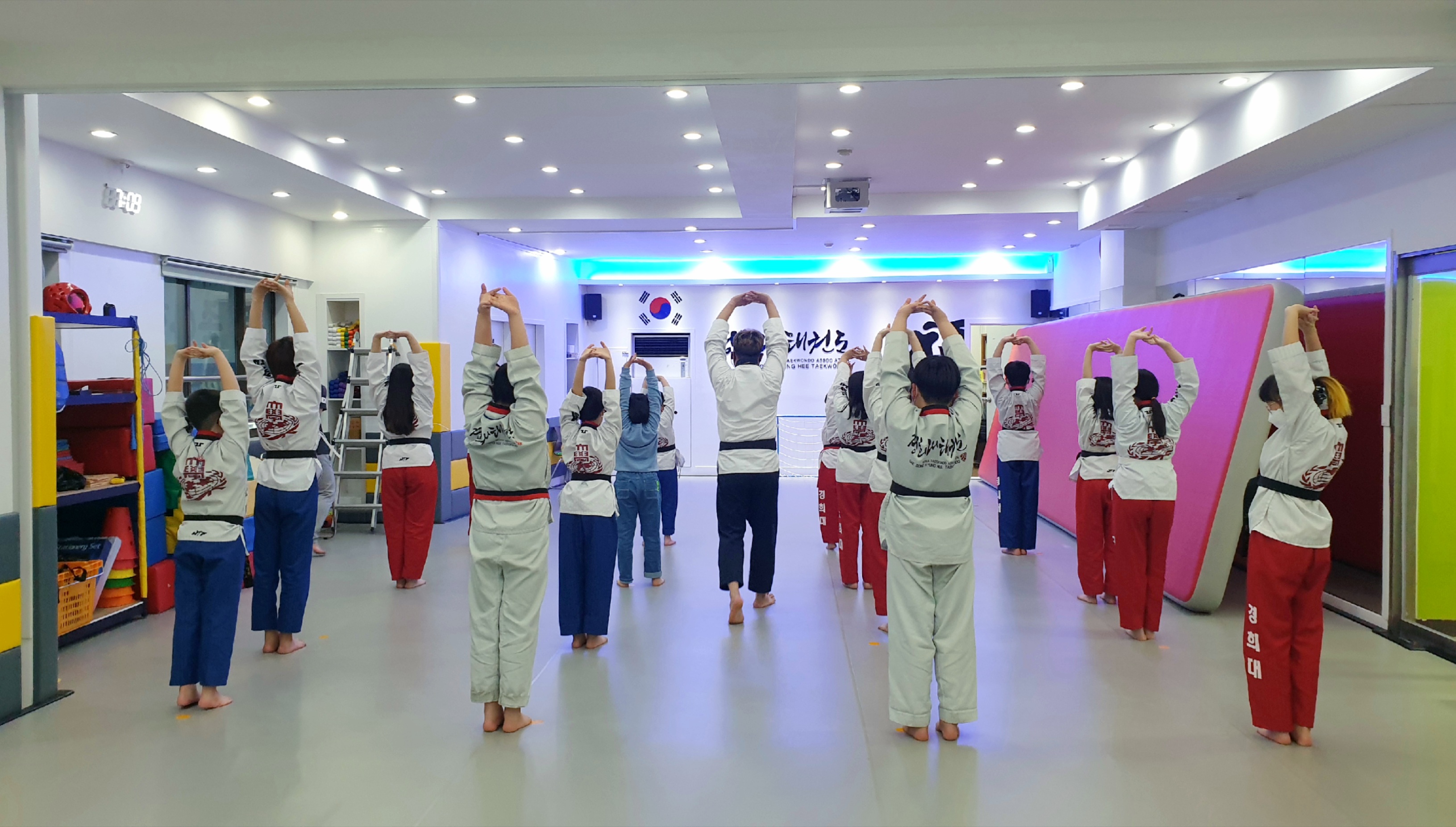 경희대 태권도 홍익대 미술 서울 개봉점