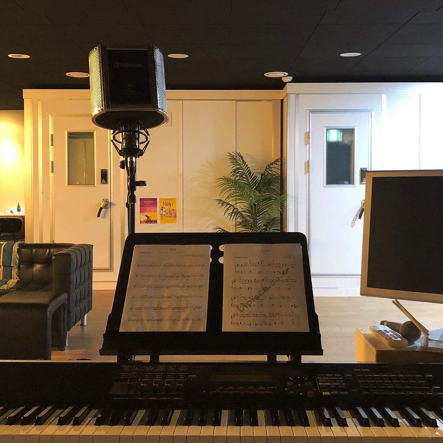 100GROUNDSTUDIO