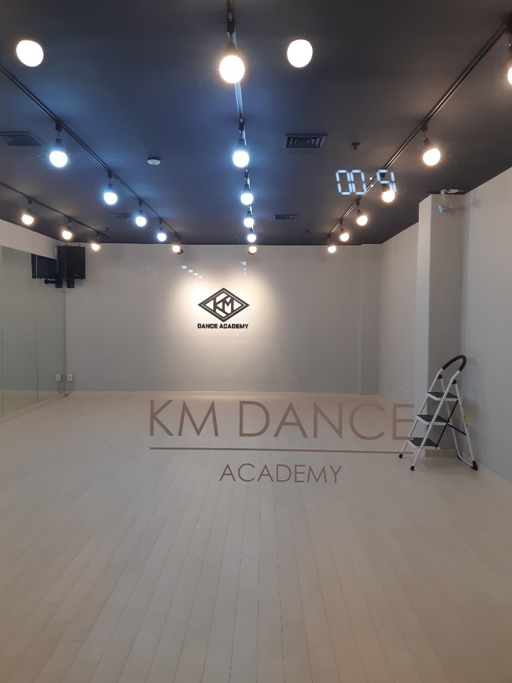 케이엠댄스